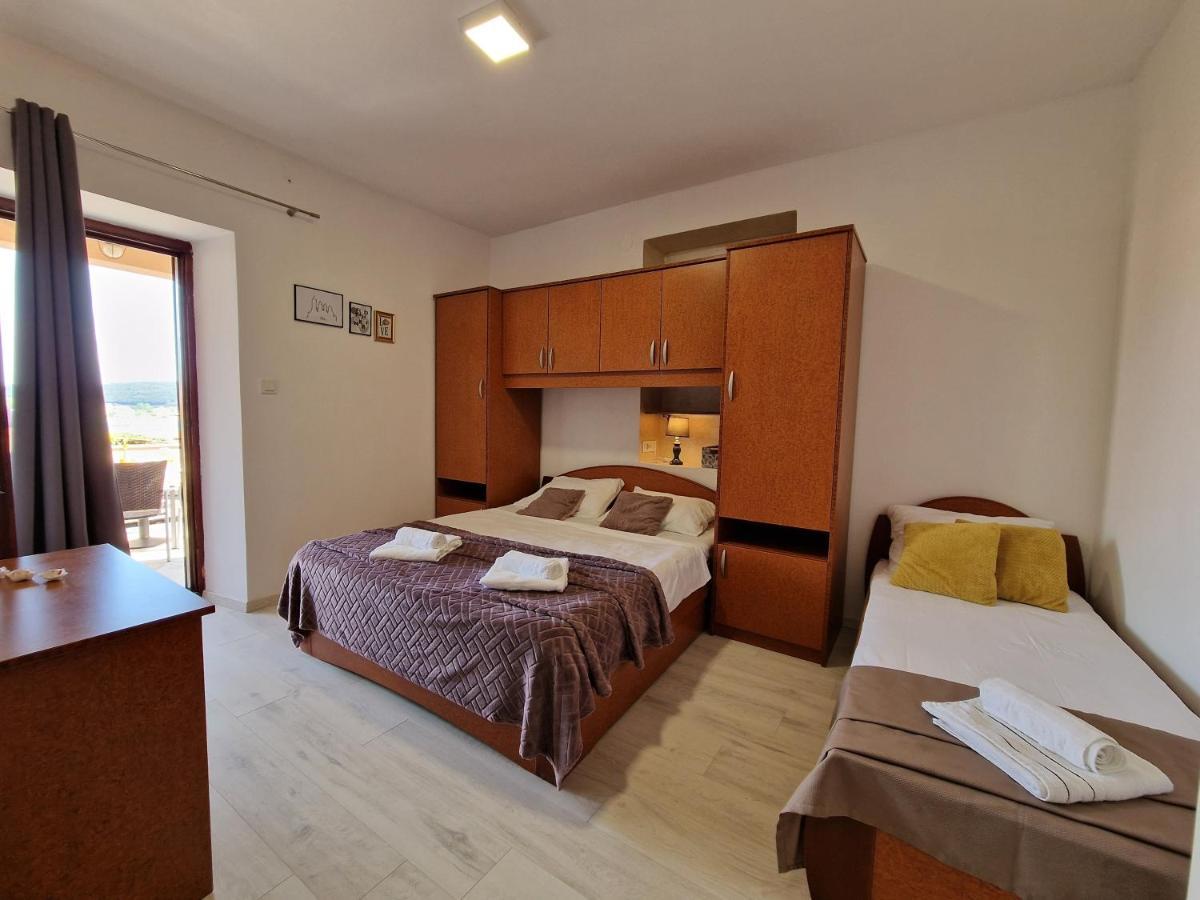 Apartments By The Sea Kampor, Rab - 5037 מראה חיצוני תמונה
